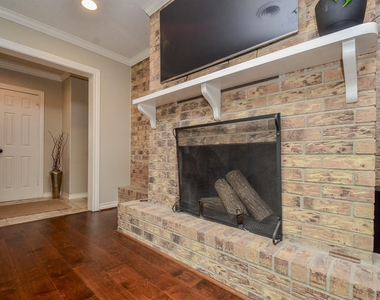 4315 Fernwood Drive - Photo Thumbnail 10