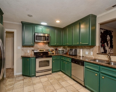 4315 Fernwood Drive - Photo Thumbnail 12
