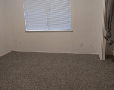 8151 Misty Ridge Lane - Photo Thumbnail 4