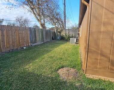 8151 Misty Ridge Lane - Photo Thumbnail 15
