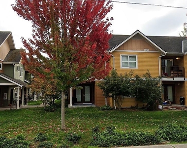 525 W Mccurdy Rd - Photo Thumbnail 4