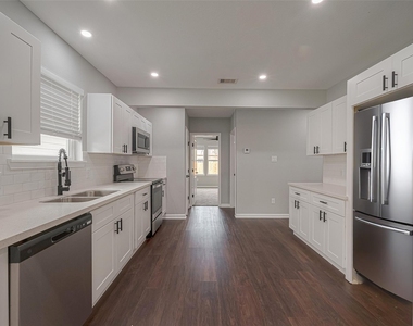 3413 Simmons Street - Photo Thumbnail 6
