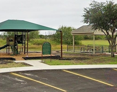 500 W Freeman Street - Photo Thumbnail 7