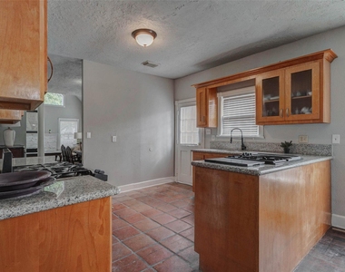 2410 Cleburne Street - Photo Thumbnail 23