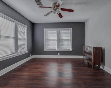 2410 Cleburne Street - Photo Thumbnail 16