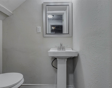 2410 Cleburne Street - Photo Thumbnail 21