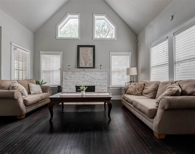 2410 Cleburne Street - Photo Thumbnail 25