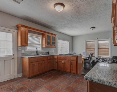2410 Cleburne Street - Photo Thumbnail 11