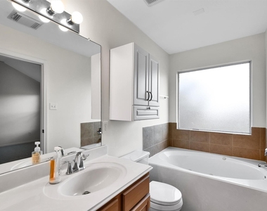 4034 Falvel Shadow Creek Drive - Photo Thumbnail 4