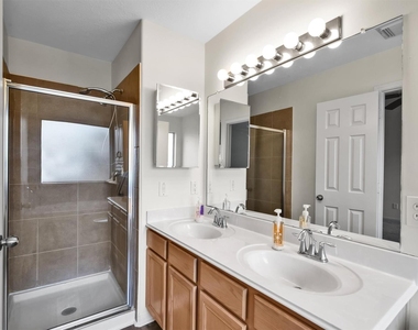 4034 Falvel Shadow Creek Drive - Photo Thumbnail 5