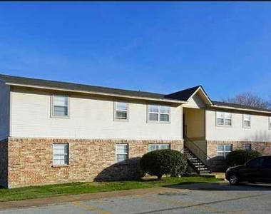 401 Shady Shores Rd - Photo Thumbnail 6