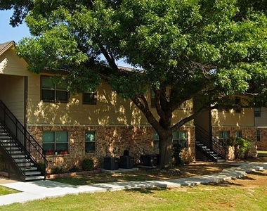 401 Shady Shores Rd - Photo Thumbnail 2