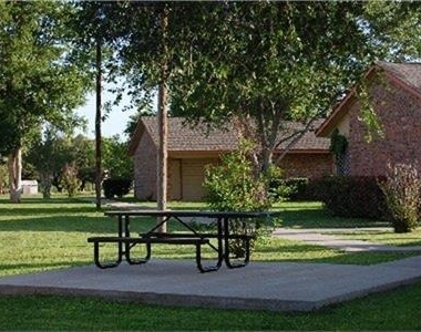 100 Windwood Drive - Photo Thumbnail 4