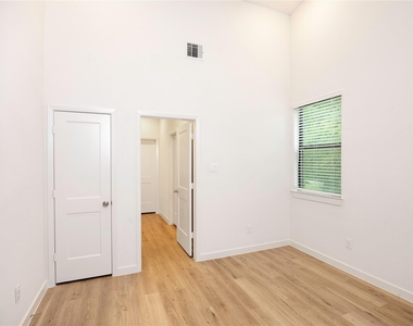 2517 Appian Way - Photo Thumbnail 29