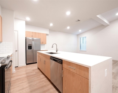 2517 Appian Way - Photo Thumbnail 9