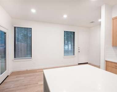 2517 Appian Way - Photo Thumbnail 16