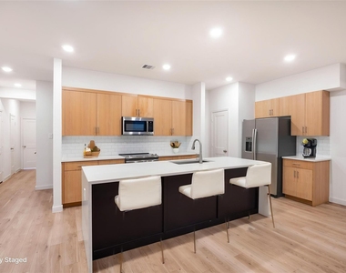 2517 Appian Way - Photo Thumbnail 2