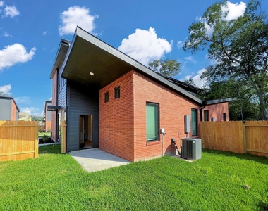 2517 Appian Way - Photo Thumbnail 35