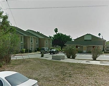 650 Raintree Path - Photo Thumbnail 3