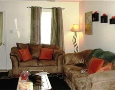650 Raintree Path - Photo Thumbnail 5