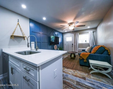208 W Seminole Avenue - Photo Thumbnail 2
