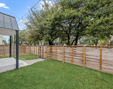 1119 Waugh Drive - Photo Thumbnail 11