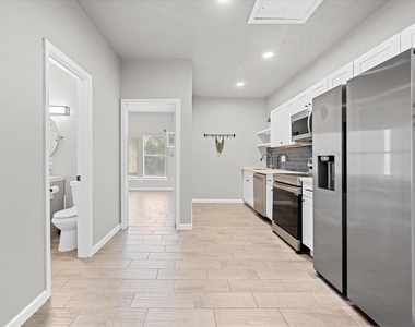 1119 Waugh Drive - Photo Thumbnail 17