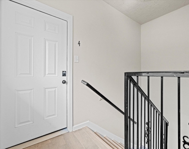 1119 Waugh Drive - Photo Thumbnail 14