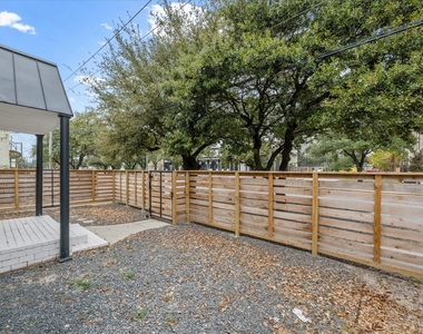 1119 Waugh Drive - Photo Thumbnail 10