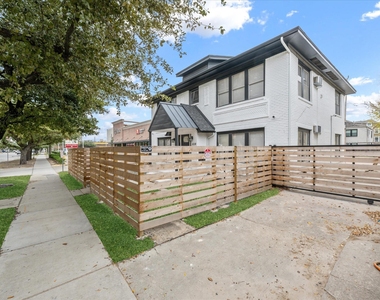 1119 Waugh Drive - Photo Thumbnail 7