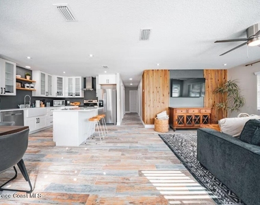 208 W Seminole Avenue - Photo Thumbnail 2