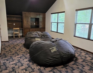 3231 Hemingway Drive - Photo Thumbnail 13