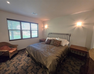 3231 Hemingway Drive - Photo Thumbnail 21