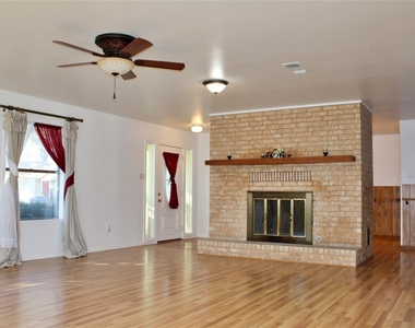 218 Smith Street - Photo Thumbnail 3