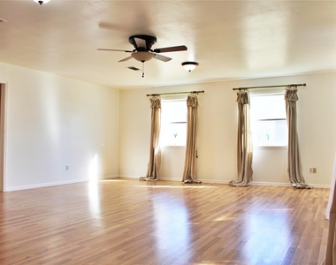 218 Smith Street - Photo Thumbnail 2