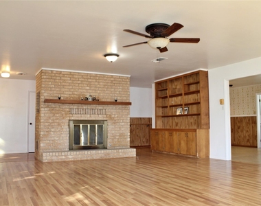 218 Smith Street - Photo Thumbnail 4