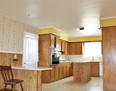 218 Smith Street - Photo Thumbnail 5