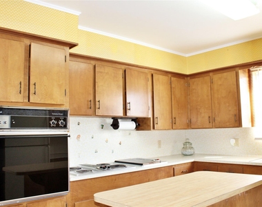 218 Smith Street - Photo Thumbnail 7