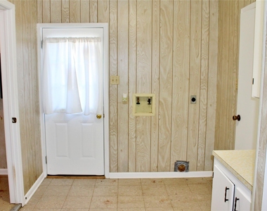 218 Smith Street - Photo Thumbnail 11