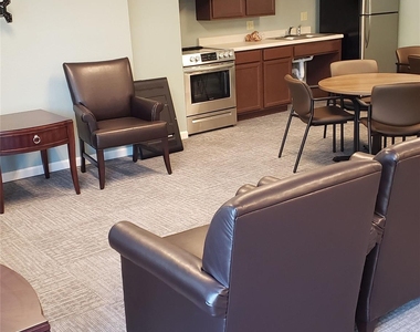 519 N Main Street - Photo Thumbnail 2