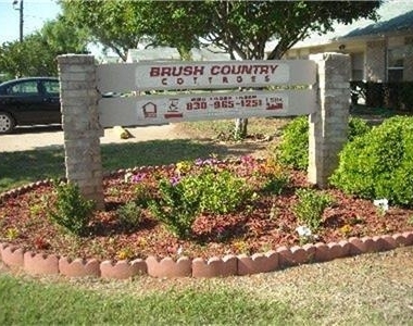 500 Cross Creek - Photo Thumbnail 3