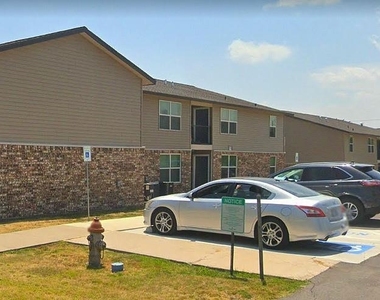 1501 Newland Dr - Photo Thumbnail 3