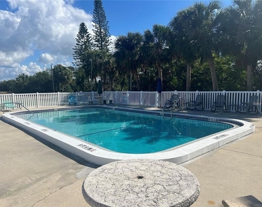 4930 Getner Street - Photo Thumbnail 36