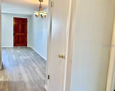 4930 Getner Street - Photo Thumbnail 3