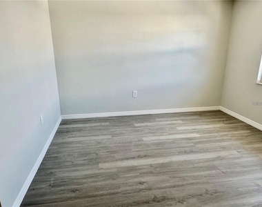 4930 Getner Street - Photo Thumbnail 10