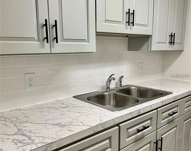 4930 Getner Street - Photo Thumbnail 17