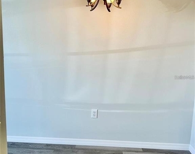 4930 Getner Street - Photo Thumbnail 4