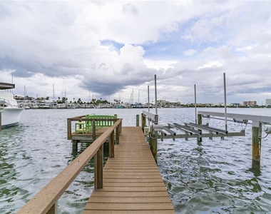 110 Devon Drive - Photo Thumbnail 44
