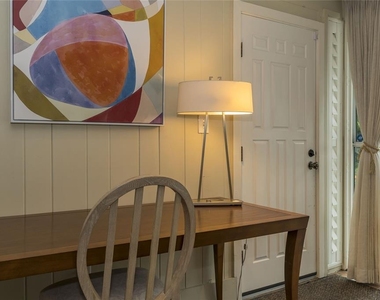 110 Devon Drive - Photo Thumbnail 8