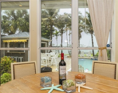 110 Devon Drive - Photo Thumbnail 9
